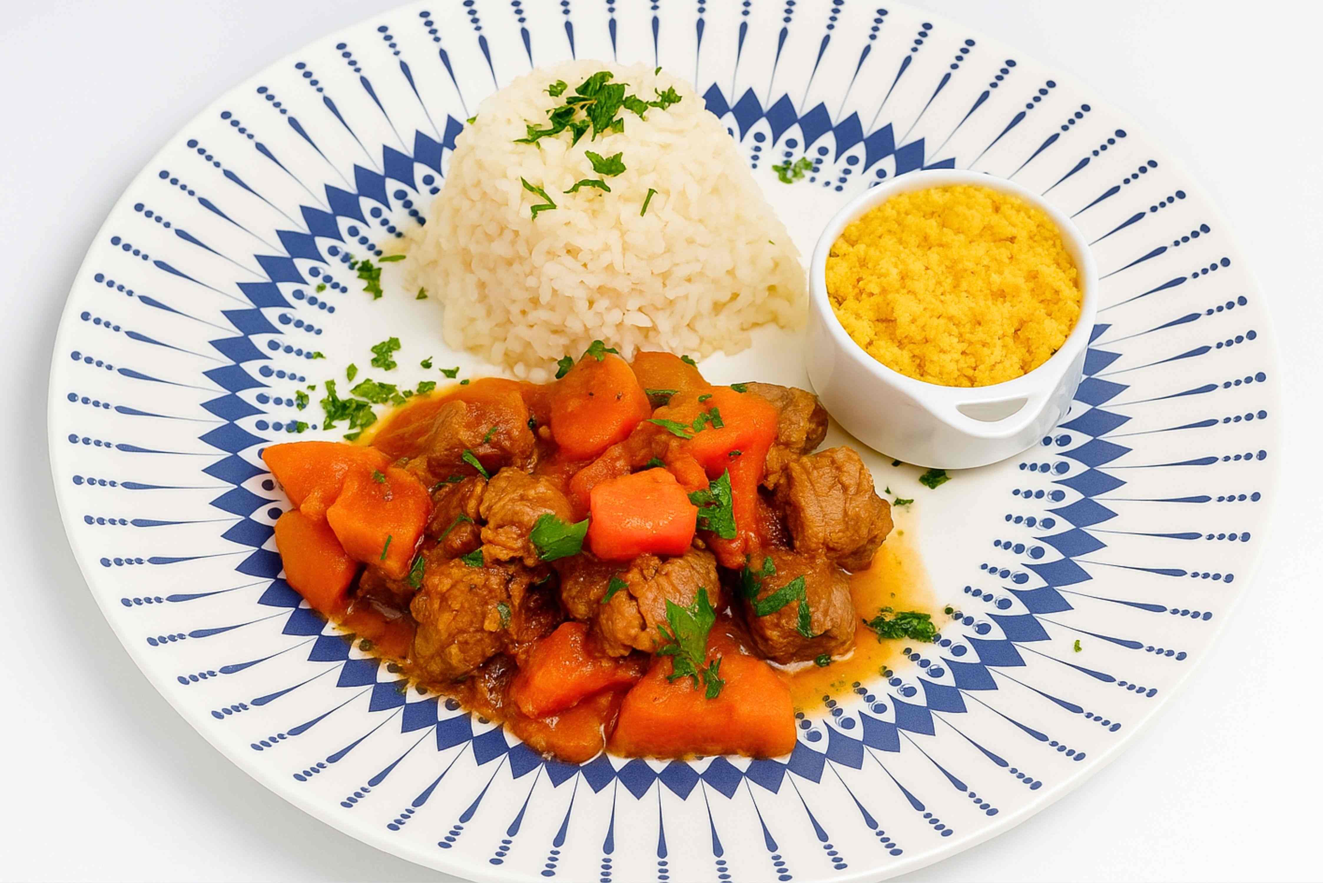 Carne-de-Panela-Arroz-Branco-Farofa-de-Milho