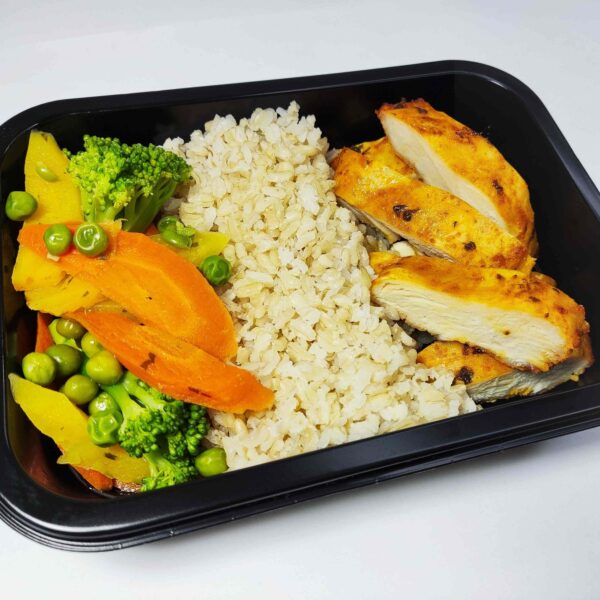 Frango Grelhado com Arroz Integral e Panachê de Legumes