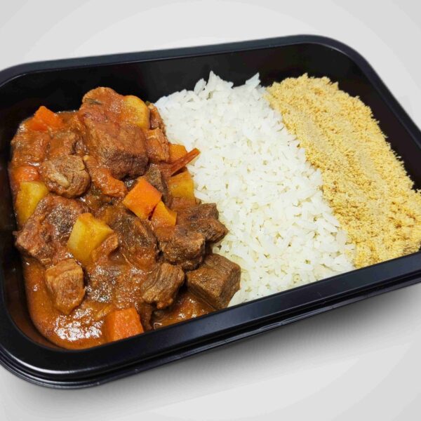 Picadinho com Arroz Branco e Farofa