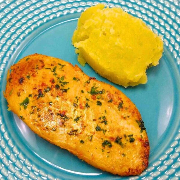 Filé de Frango Grelhado com Purê de Batata Doce