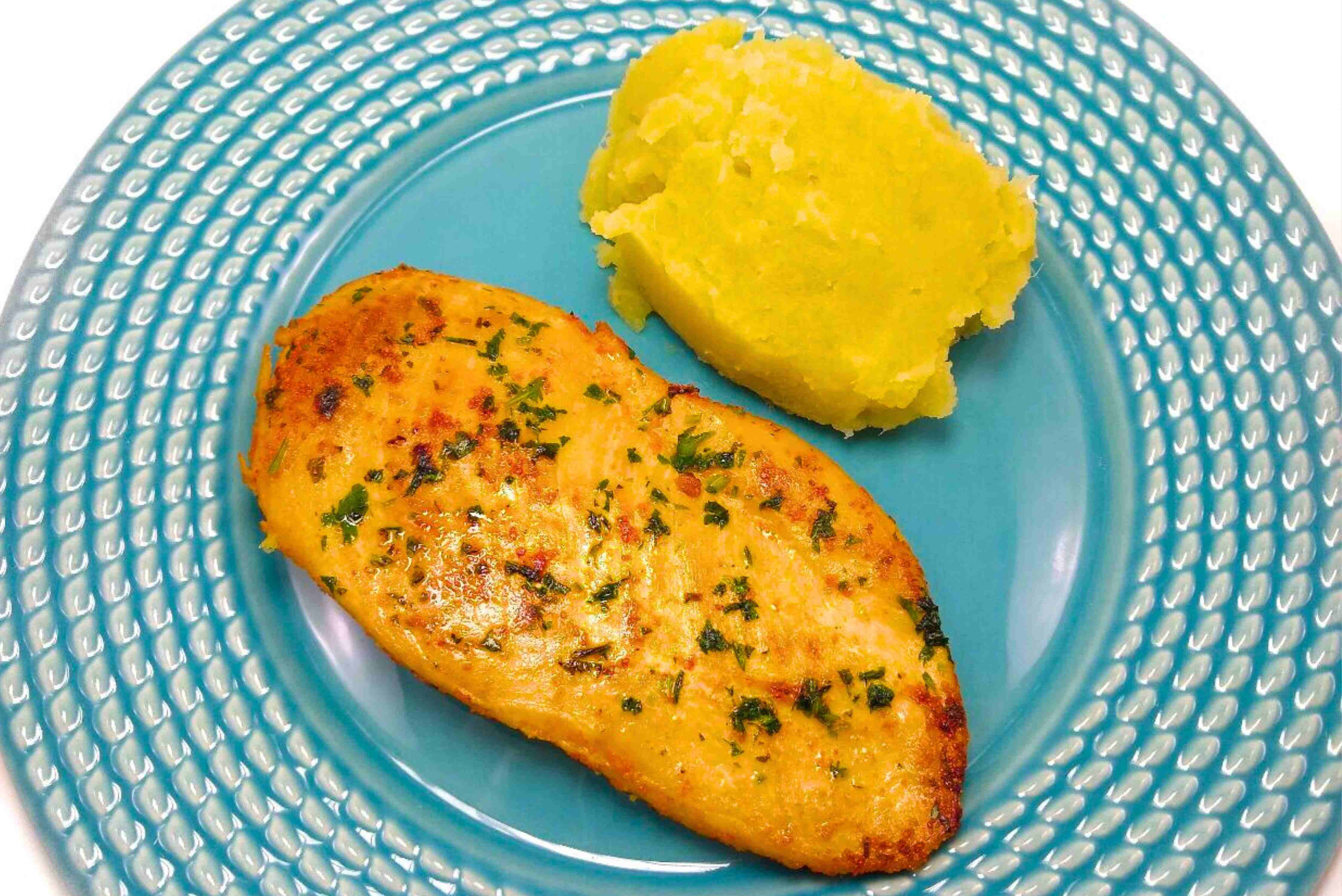 frango grelhado e pure de batata doce compac
