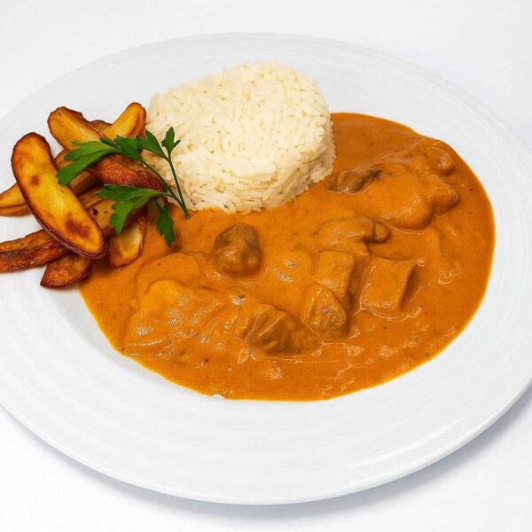 Strogonoff de Carne com Arroz Branco e Batata Rústica